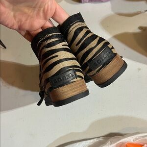 Sorel Black and Tan Striped Ankle Boots